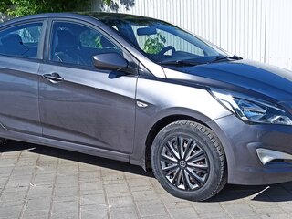 2015 Hyundai Solaris I Рестайлинг, серый, 630000 рублей, вид 3