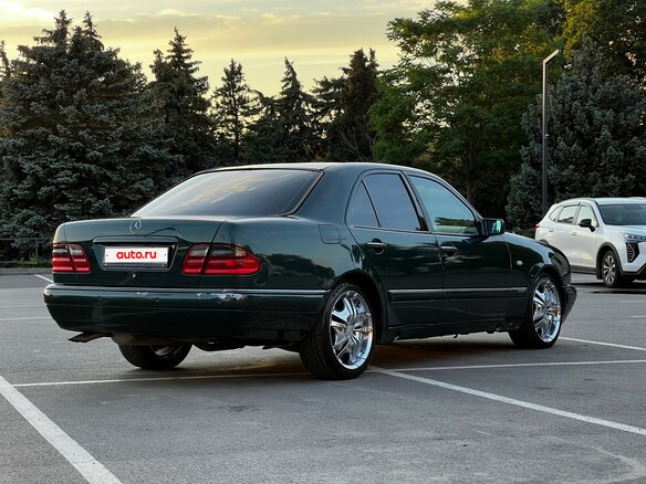 1996 Mercedes-Benz E-Класс 320 II (W210, S210), зелёный, 550000 рублей - вид 4