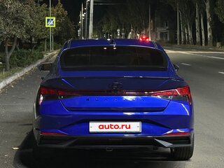 2021 Hyundai Elantra VII (CN7), синий, 1777000 рублей, вид 4