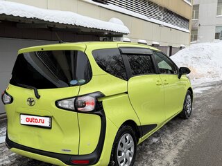 2016 Toyota Sienta II, зелёный, 1110000 рублей, вид 3