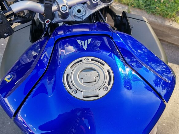 2020 Yamaha MT-10, синий, 1100000 рублей - вид 9