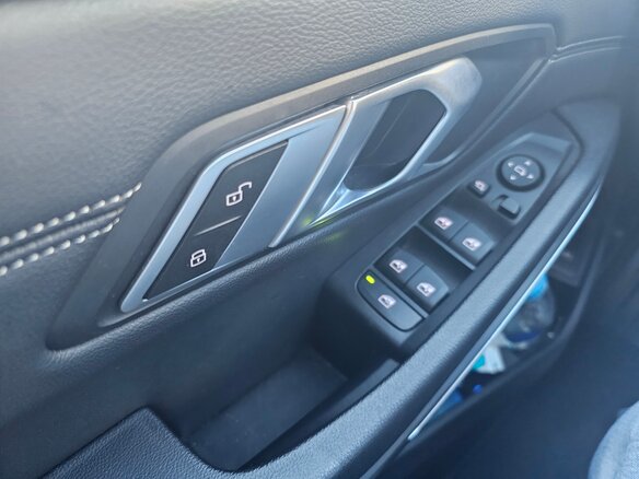 2020 BMW 3 серии 318d VII (G2x), чёрный, 2900000 рублей - вид 4