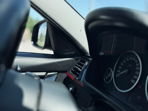 2012 BMW 3 серии 320d VI (F3x), красный, 1800000 рублей - вид 29