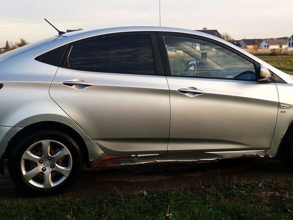 2011 Hyundai Solaris I, серебристый - вид 3