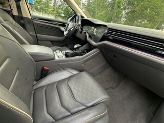 2018 Volkswagen Touareg III, белый, 3700000 рублей, вид 5