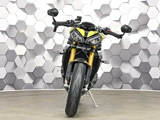2026 Triumph Speed Triple, жёлтый, 1899000 рублей, вид 5