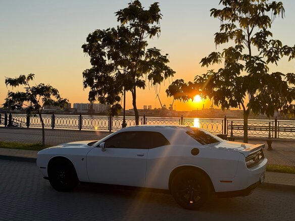 2016 Dodge Challenger III Рестайлинг 2, белый, 2700000 рублей - вид 11