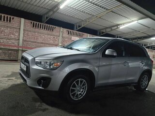 2013 Mitsubishi ASX I Рестайлинг, серебристый, 980000 рублей, вид 1