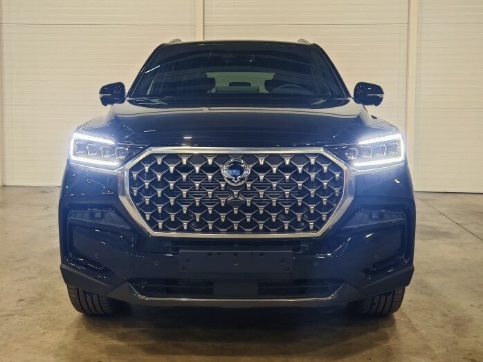 Открыть фотографии: KGM Rexton