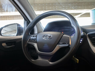 2017 Hyundai Solaris II, чёрный, 1250000 рублей, вид 5