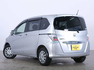2012 Honda Freed I Рестайлинг, белый, 1159000 рублей, вид 4