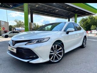 2020 Toyota Camry VIII (XV70), белый, 3500000 рублей, вид 1