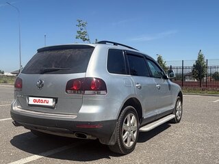 2007 Volkswagen Touareg I Рестайлинг, серебристый, 780000 рублей, вид 3