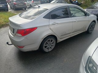 2013 Hyundai Solaris I, серебристый, 435000 рублей, вид 3