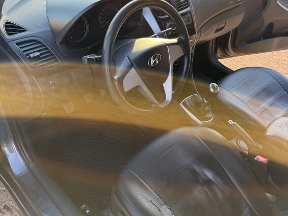 2013 Hyundai Solaris I, серый, 820000 рублей - вид 9
