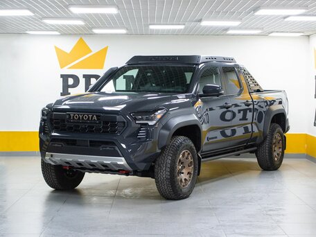 Toyota Tacoma IV