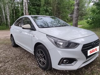 2017 Hyundai Solaris II, белый, 880000 рублей, вид 2