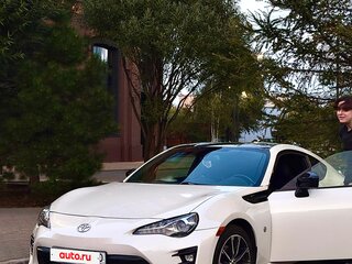 2018 Toyota GT86 I Рестайлинг, белый, 2500000 рублей, вид 2