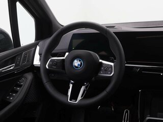 2026 BMW 2 серии Active Tourer 225e xDrive U06, чёрный, 6150000 рублей, вид 4