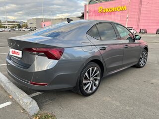 2021 Skoda Octavia IV (A8), серый, 2200000 рублей, вид 4