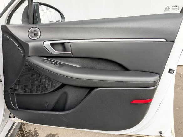 2020 Hyundai Sonata VIII (DN8), белый, 1875000 рублей - вид 22