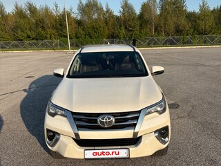 2018 Toyota Fortuner II, белый, 3400000 рублей, вид 3