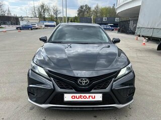 2022 Toyota Camry VIII (XV70) Рестайлинг, чёрный, 3550000 рублей, вид 2