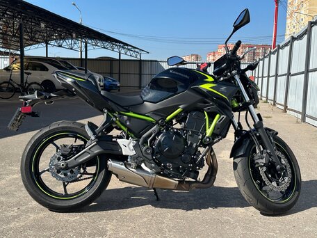 2022 Kawasaki Z 650, чёрный, 950000 рублей, вид 4