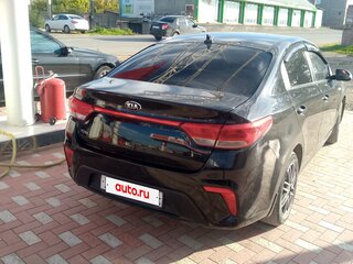 2018 Kia Rio IV, чёрный, 850000 рублей, вид 2