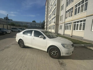 2011 Skoda Octavia II (A5) Рестайлинг, белый, 1000000 рублей, вид 3