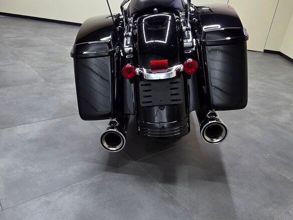 2017 Harley-Davidson Street Glide Special, чёрный, 1280000 рублей - вид 2