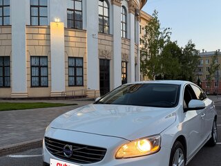 2014 Volvo S60 II Рестайлинг, белый, 1020000 рублей, вид 1