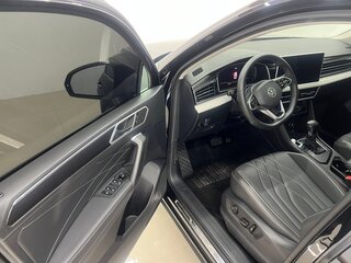 2023 Volkswagen Tiguan II Рестайлинг, чёрный, 2100000 рублей, вид 4