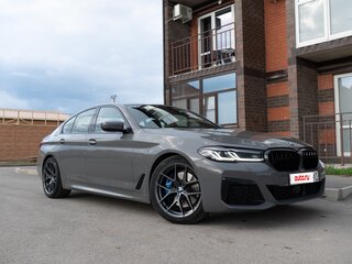 2021 BMW 5 серии 520i VII (G30/G31/G38) Рестайлинг, серый, 5190000 рублей, вид 4