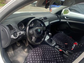 2012 Skoda Octavia II (A5) Рестайлинг, белый, 1000000 рублей, вид 5