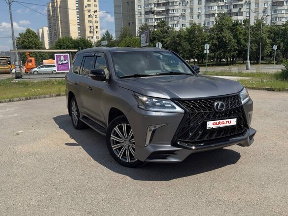 2016 Lexus LX 570 III Рестайлинг 2, серый, 6000000 рублей - вид 3
