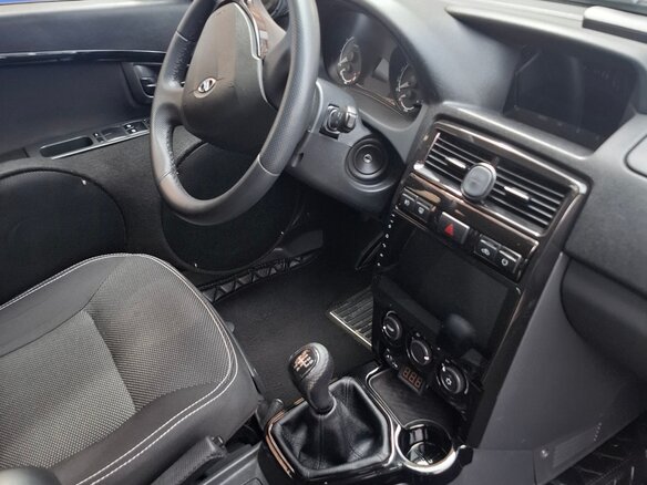 2014 Lada (ВАЗ) Priora I Рестайлинг, серебристый, 720000 рублей - вид 3