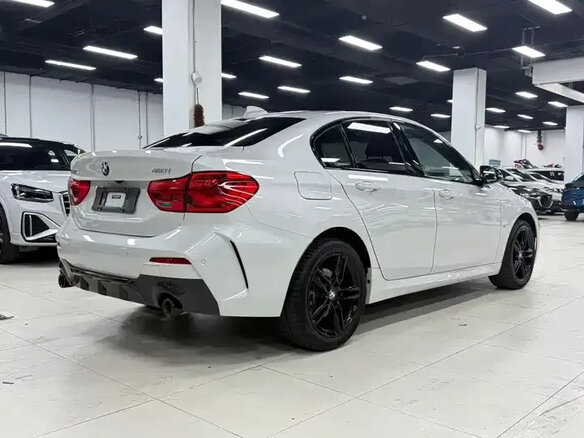 2022 BMW 1 серии 120i III (F52) Рестайлинг, белый, 1650000 рублей - вид 3