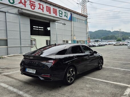 2023 Hyundai Avante VII, чёрный, 1755000 рублей, вид 4