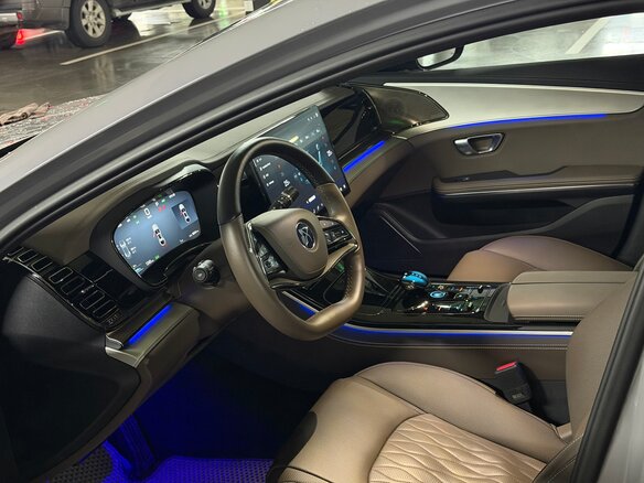 2025 BYD Han DM-i I Рестайлинг 2, серебристый, 4990000 рублей - вид 5