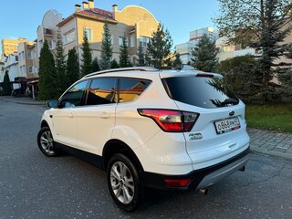 2017 Ford Kuga II Рестайлинг, белый, 1490000 рублей, вид 5