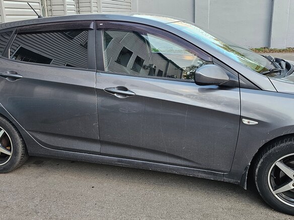2011 Hyundai Solaris I, серый, 700000 рублей - вид 10