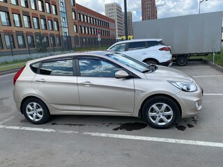 2012 Hyundai Solaris I, бежевый, 1200000 рублей, вид 2