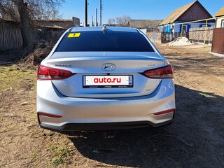2017 Hyundai Solaris II, серебристый, 1400000 рублей, вид 3