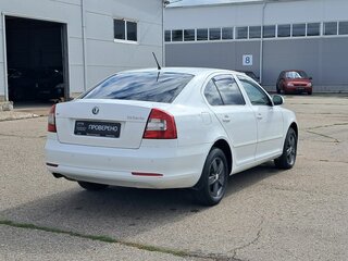 2013 Skoda Octavia II (A5) Рестайлинг, белый, 570000 рублей, вид 5