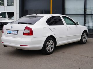 2012 Skoda Octavia II (A5) Рестайлинг, белый, 850000 рублей, вид 5