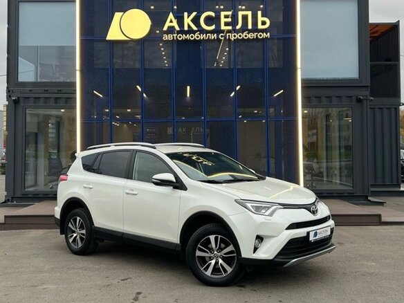 2018 Toyota RAV4 IV (XA40) Рестайлинг, белый - вид 2