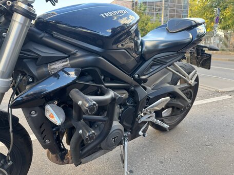 2017 Triumph Street Triple, чёрный, 599999 рублей, вид 5
