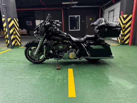 2013 Harley-Davidson Street Glide, чёрный, 1175000 рублей, вид 2