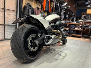 2019 Harley-Davidson FXDR 114, белый, 2099000 рублей, вид 5